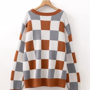 Plus Size Plaid Sweater with Crew Neck, Long Sleeves and Regular Fit